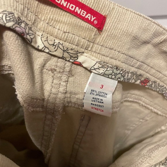 Union Bay Juniors Womens size 3 corduroy pants - Picture 3 of 4